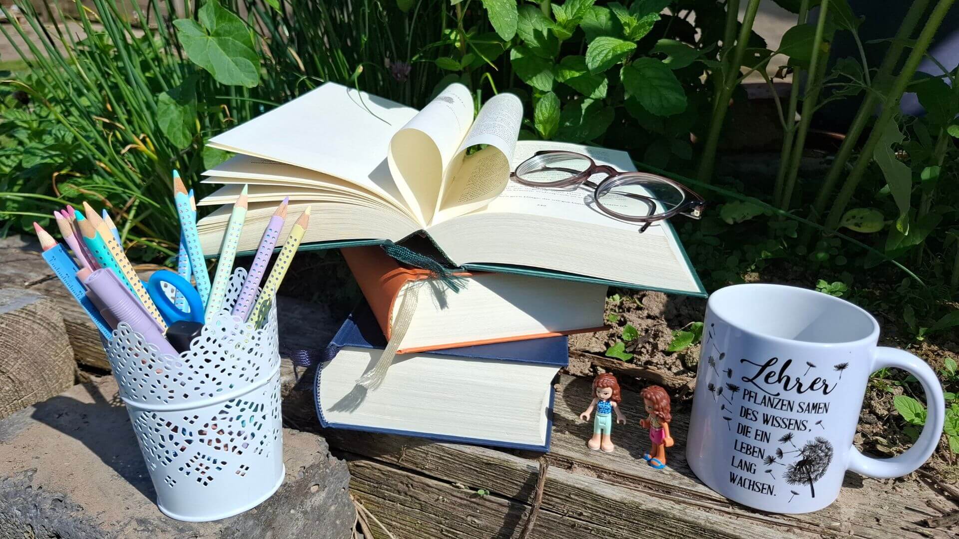 lerncoach-mit-herz-lernmaterialien-im-garten_1920 lerncoach-mit-herz-lernmaterialien-im-garten_1920